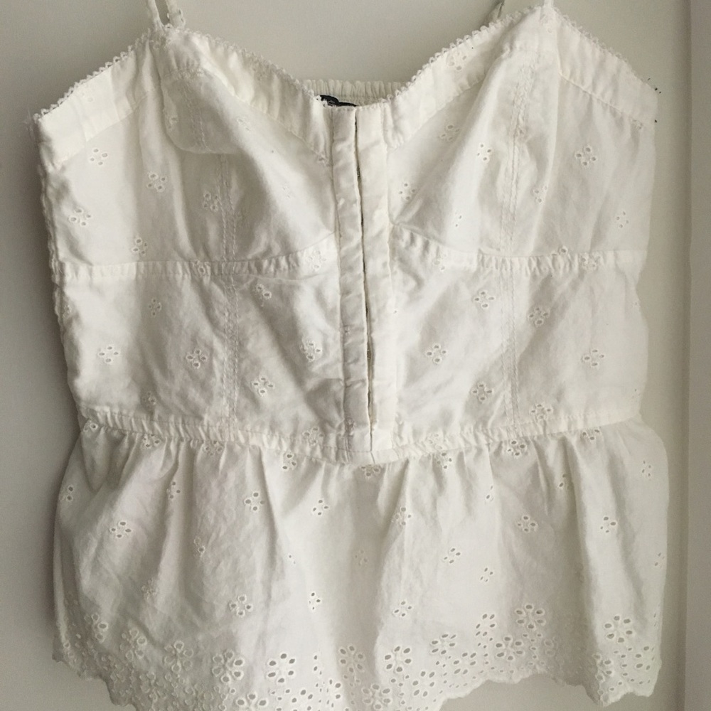 🍒 4/$30 Eyelet top
